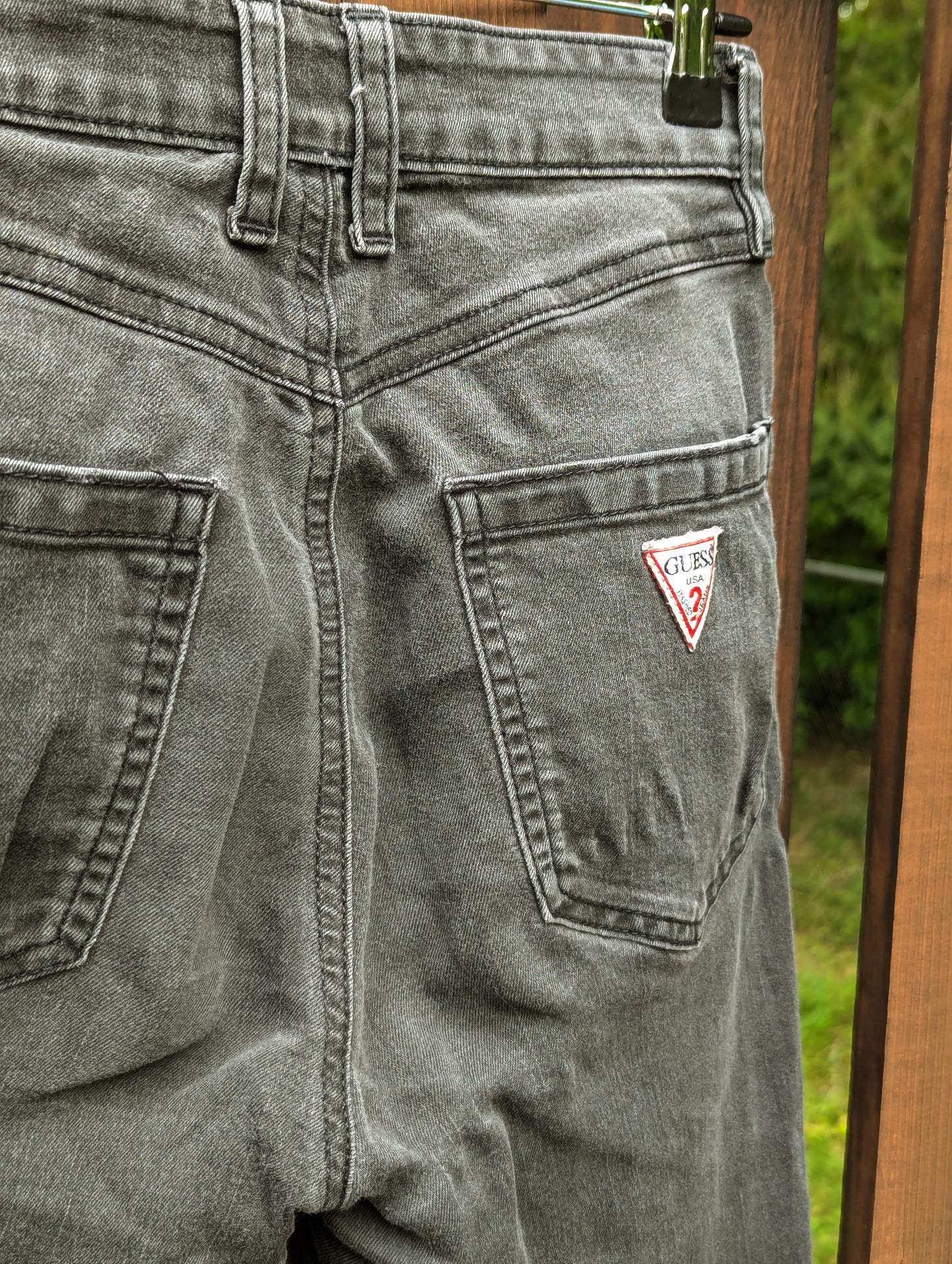 GUESS JEANS